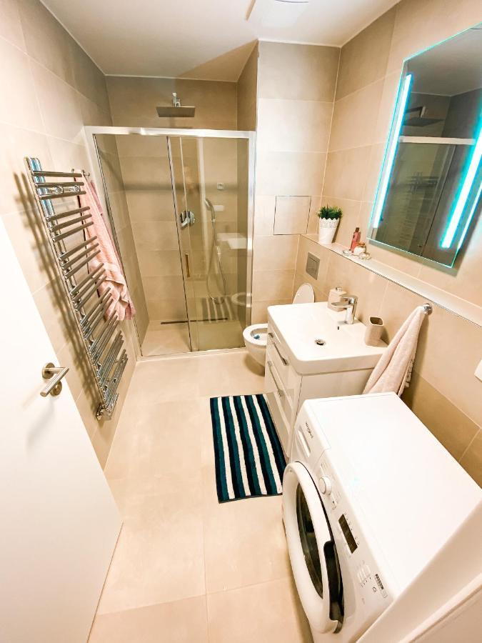 Lovely Studio Apartment, Free Parking 1,55 Hight Prague Luaran gambar